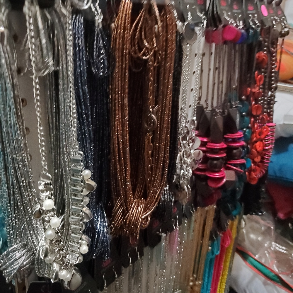 New!Paparazzi Mixed Jewelry Lot wholesale - Picture 4 of 4